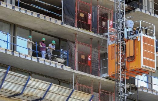 La construcción, con la obra pública paralizada, cayó en marzo 42,2% interanual | Economía