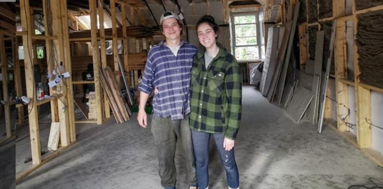 Fue a una subasta y por error gastó todos sus ahorros en una mansión en ruinas de 120 años | Internacionales