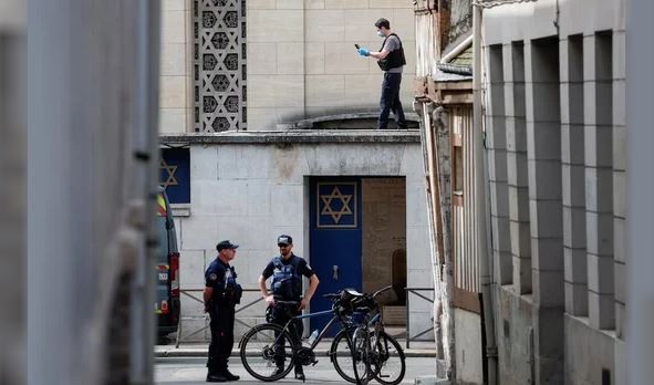 La policía francesa mata a un hombre que prendió fuego a la sinagoga de Ruán | Internacionales