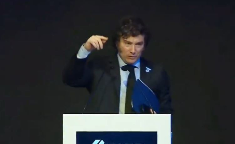 Milei, en el IAEF: "Voy a vetar proyectos del Congreso que nos rompan el equilibrio fiscal" | Política