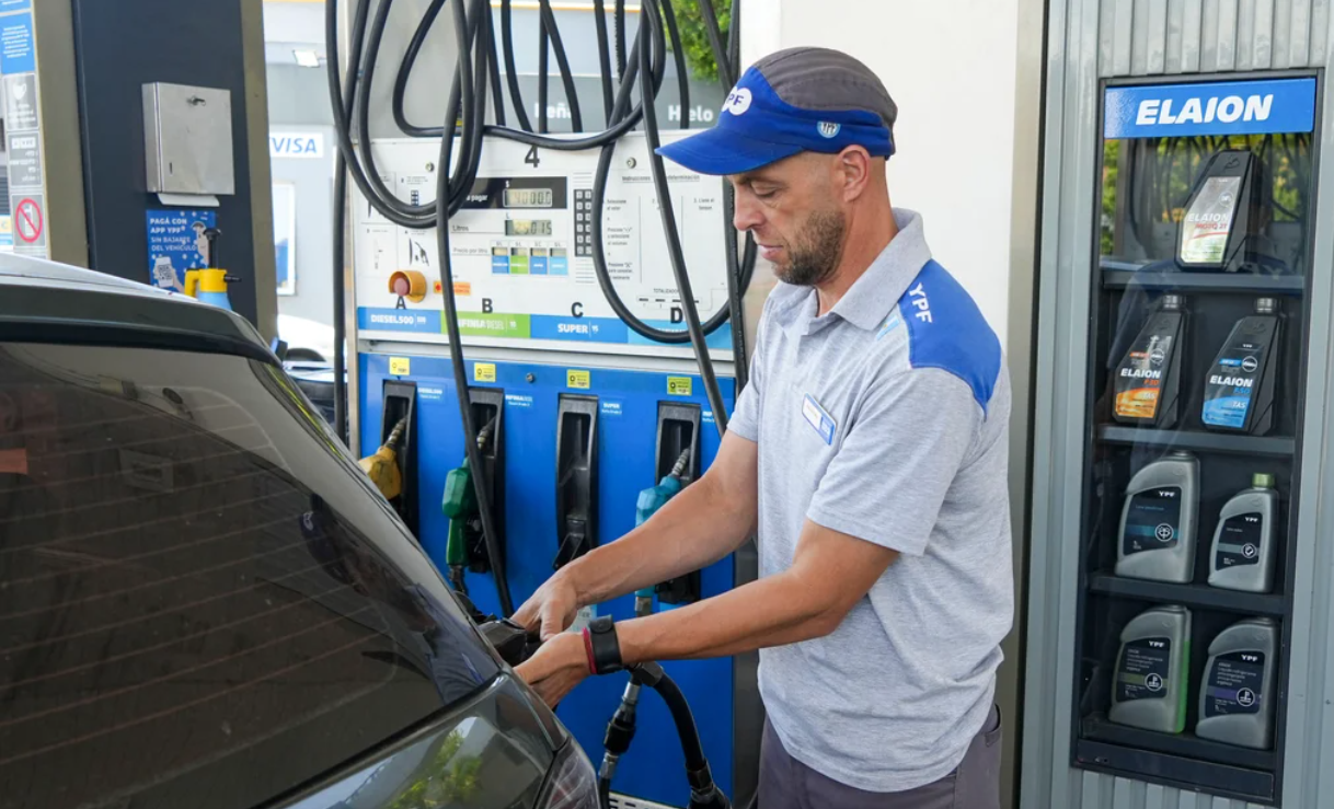 La venta de combustibles en abril fue la más baja en 34 meses | Economía