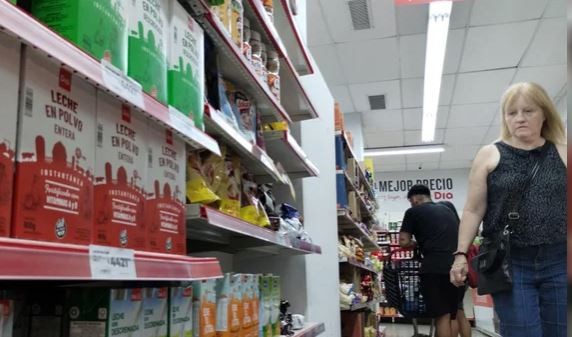 La recesión golpea muy fuerte sobre el consumo de productos de primera necesidad | Economía