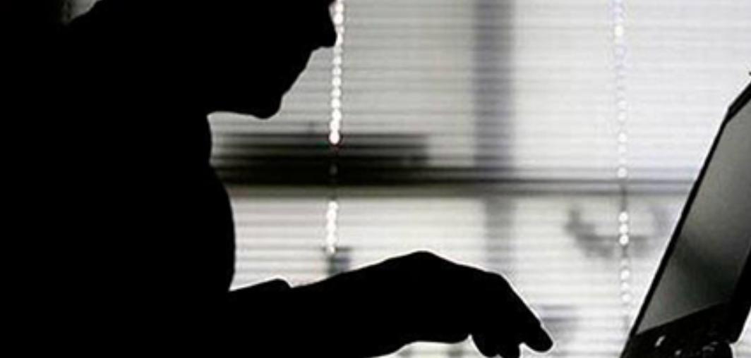 Grooming: detuvieron a un docente denunciado por pedirle fotos íntimas a sus alumnas | Actualidad