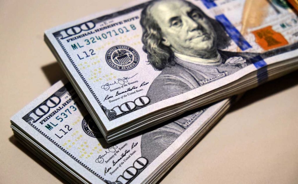 El dólar blue subió $30 y acompañó el salto que dieron los financieros en la jornada del lunes | Economía