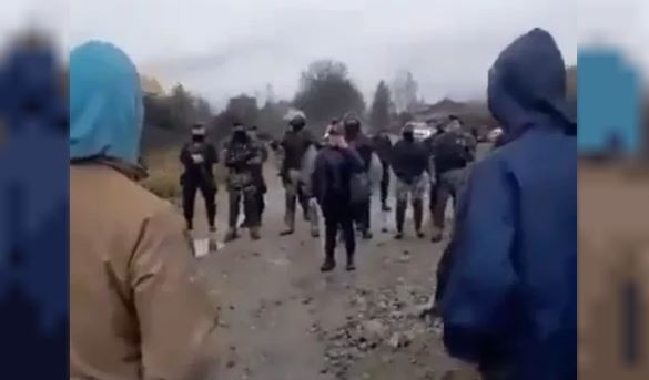 Bullrich felicitó a una oficial de El Bolsón por el desalojo de usurpadores sin orden judicial | Política