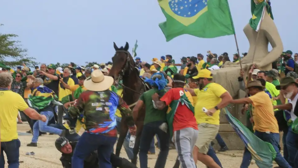 Brasil pide ayuda a Argentina para localizar a más de 140 fugitivos | Actualidad