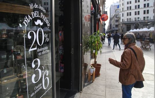 A pesar de las promociones, las ventas por el Día del Padre cayeron 10,2% frente al año pasado | Economía