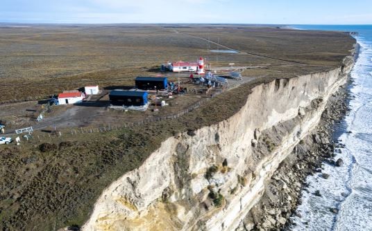 El Gobierno retirará los paneles de territorio chileno tras las críticas de Boric por la base argentina | Política