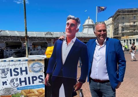 En las elecciones británicas hay un candidato basado en Inteligencia Artificial | Internacionales