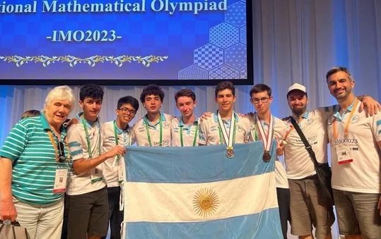 La Olimpíada Matemática Argentina (OMA) organizó una colecta para ir a competir en Reino Unido | Actualidad