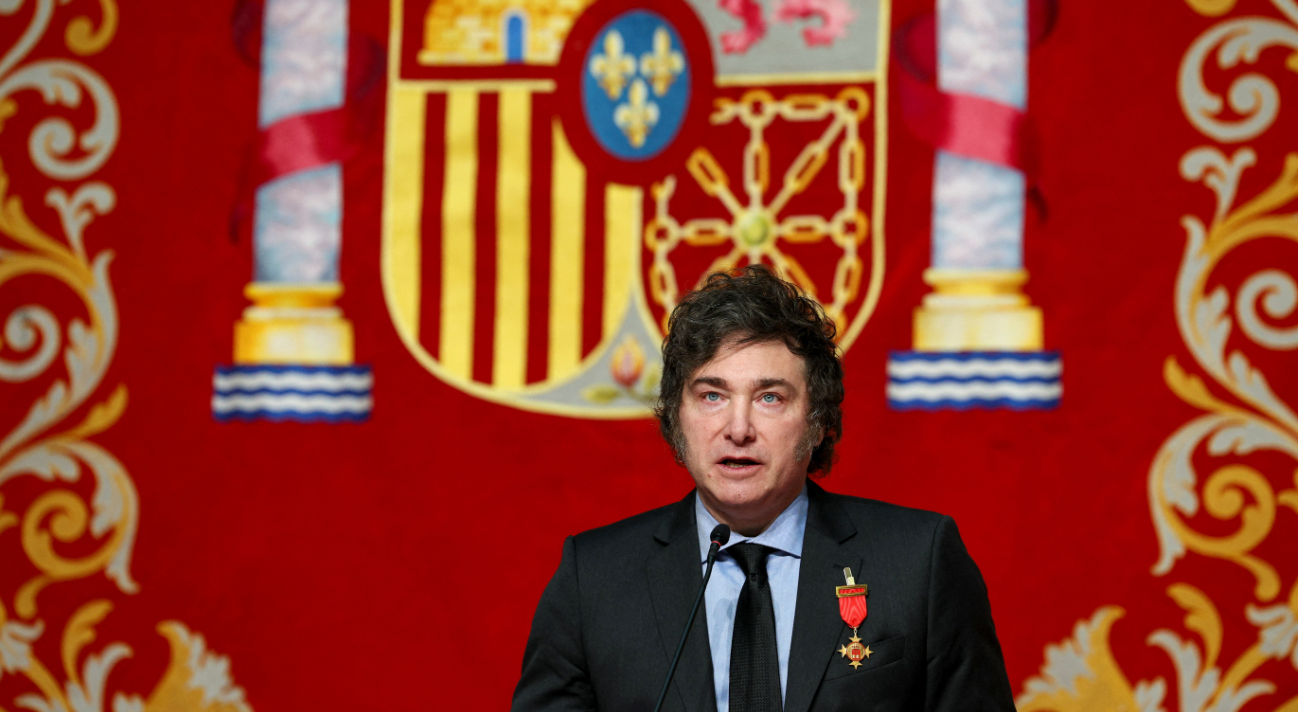 Milei apuntó a Pedro Sánchez: "Le gusta mucho el Estado para llevarse puesto a los españoles" | Política