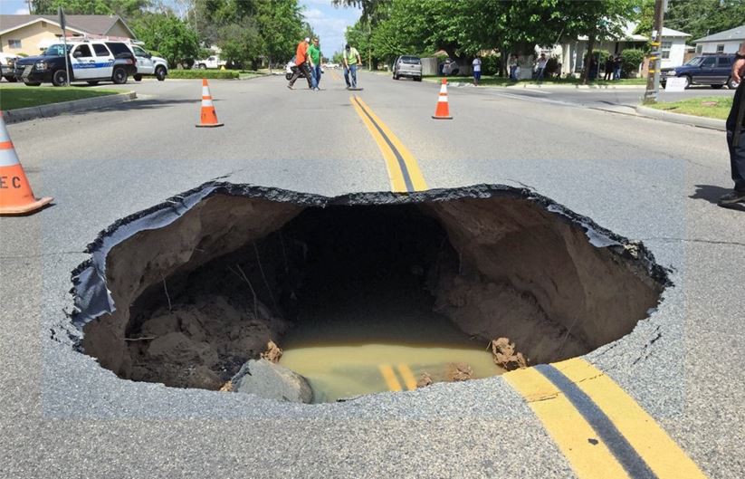 Video: así cede el asfalto luego de una tormenta | Curiosidades