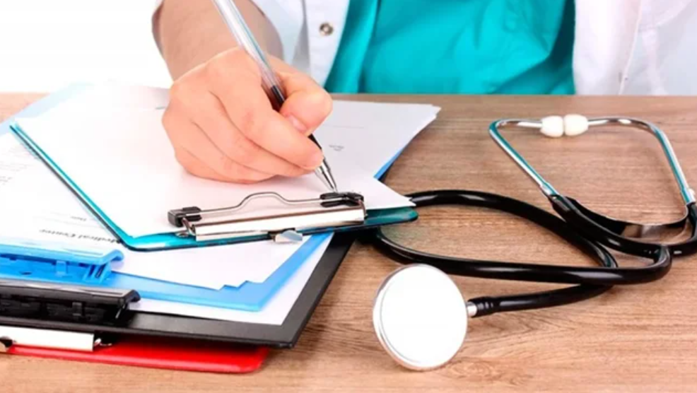 Habilitaron a las prepagas y obras sociales a fijar libremente los precios de los coseguros | Economía