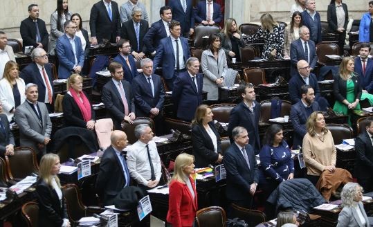 Cuáles son los ejes centrales de la Ley Bases y el Paquete Fiscal aprobada por Diputados | Política