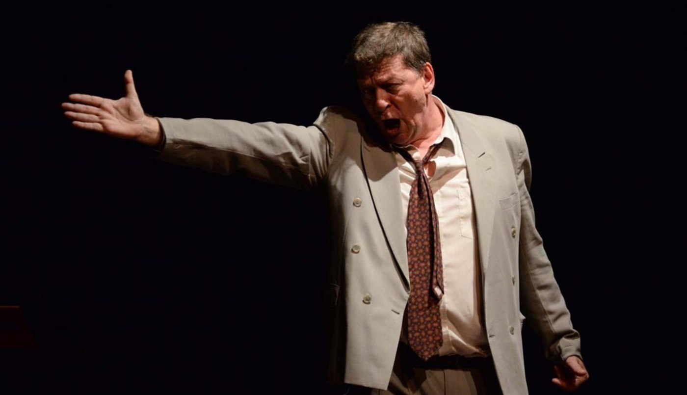 "Las patas en las fuentes": una obra que se centra en la historia de un antihéroe que busca trabajo | Espectáculos