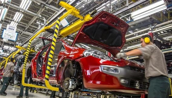 Crisis automotriz: la producción de automóviles cayó un 40% frente a junio del 2023 | Economía