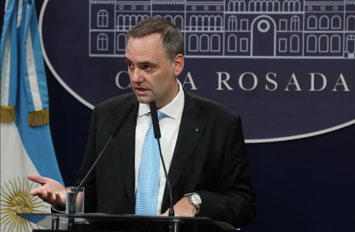 El Gobierno respondió a las críticas de Prat Gay y remarcó: "Al cepo lo estamos velando" | Economía