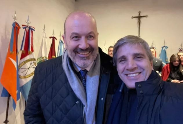 Caputo y Sturzenegger buscaron despejar los rumores sobre supuestas diferencias con una foto en Tucumán | Política