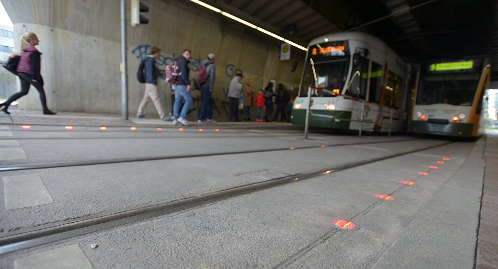 Una ciudad alemana instala semáforos para adictos al móvil | Curiosidades