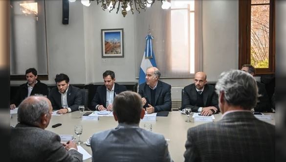 El Gobierno asistirá con $1.300 millones a provincias patagónicas afectadas por la ola polar | Economía