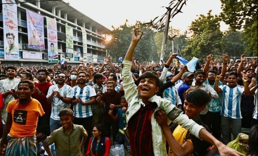 Locura en Bangladesh por la Selección Argentina: otra vez miles de personas salieron a festejar | Deportes