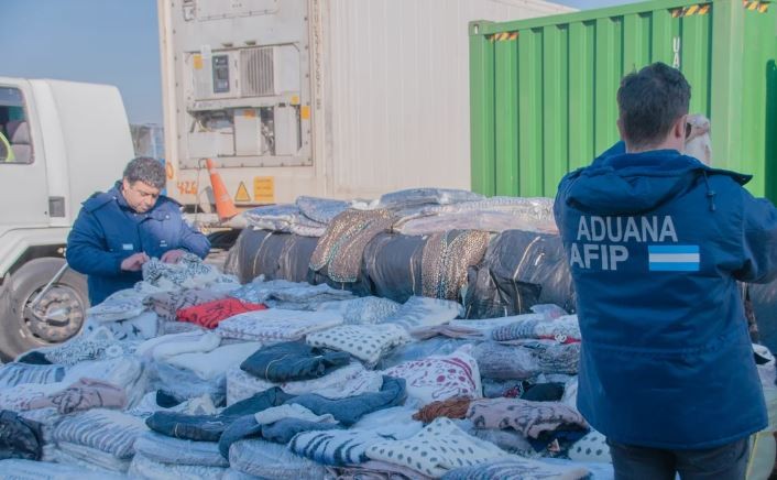 Frío extremo: la Aduana entregó más de 15 toneladas de indumentaria para su donación | Actualidad