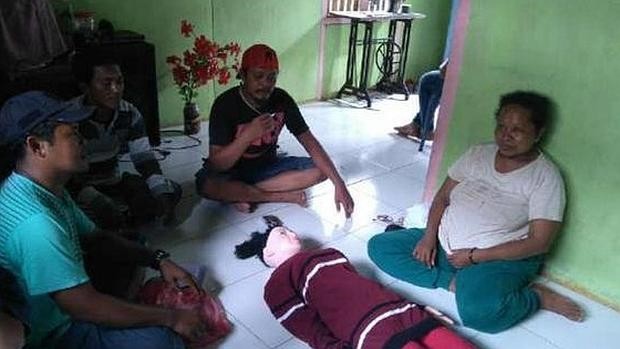 Desmienten en Indonesia que haya caído un ángel del cielo: era una muñeca inflable | Curiosidades