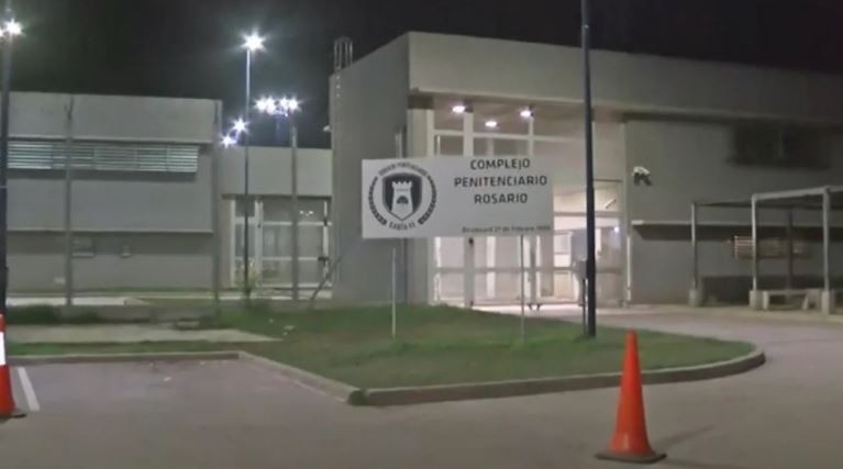 Tres internas fueron imputadas por incendiar la celda de una compañera en la cárcel de mujeres de Rosario | Actualidad