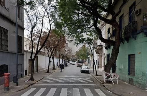 Una policía de la Ciudad baleó a una mujer que quiso apuñalarla en un intento de robo en Constitución | Actualidad