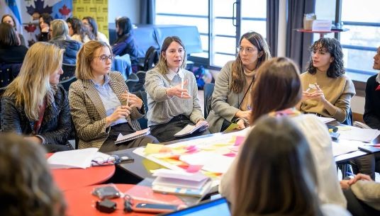 Seis de cada diez mujeres en Argentina reciben mensajes digitales sexuales y misóginos | Actualidad