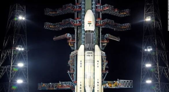 Hallaron indicios de un antiguo océano de magma en el polo sur de la Luna | Internacionales