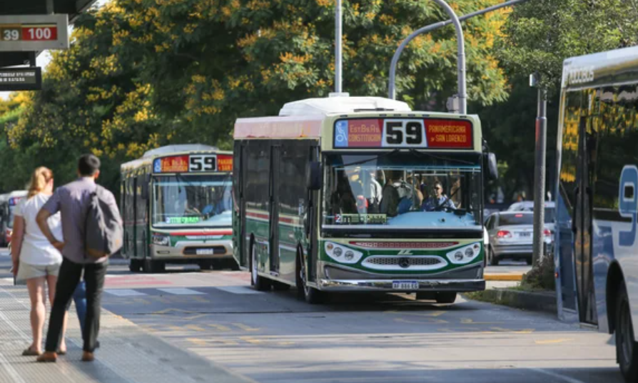 Nación traspasa la competencia total de las 31 líneas de colectivos a CABA: sin aumentos en corto plazo | Economía