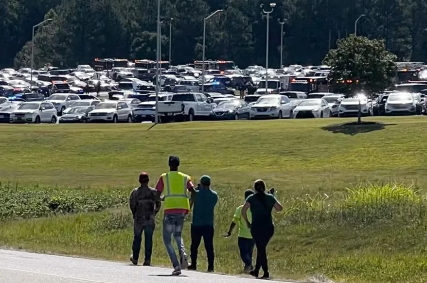 Cuatro muertos y más de 30 heridos tras un tiroteo en una escuela de Georgia | Internacionales