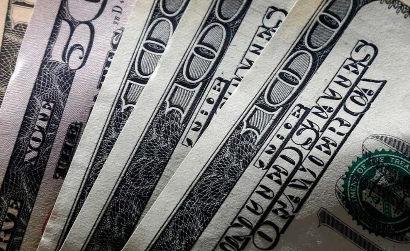 Efecto blanqueo de capitales: los dólares no encuentran piso y ya promedian los $1.250 | Economía