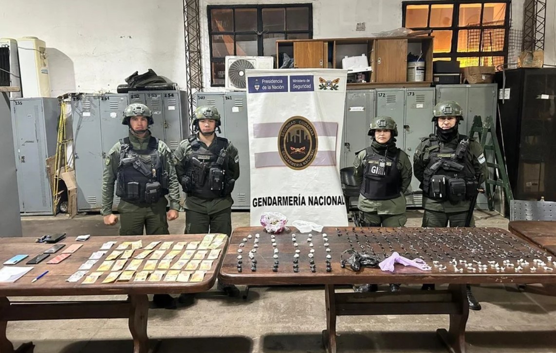 Detuvieron y solicitaron la deportación de un hombre que vendía drogas en la villa 1-11-14 | Actualidad