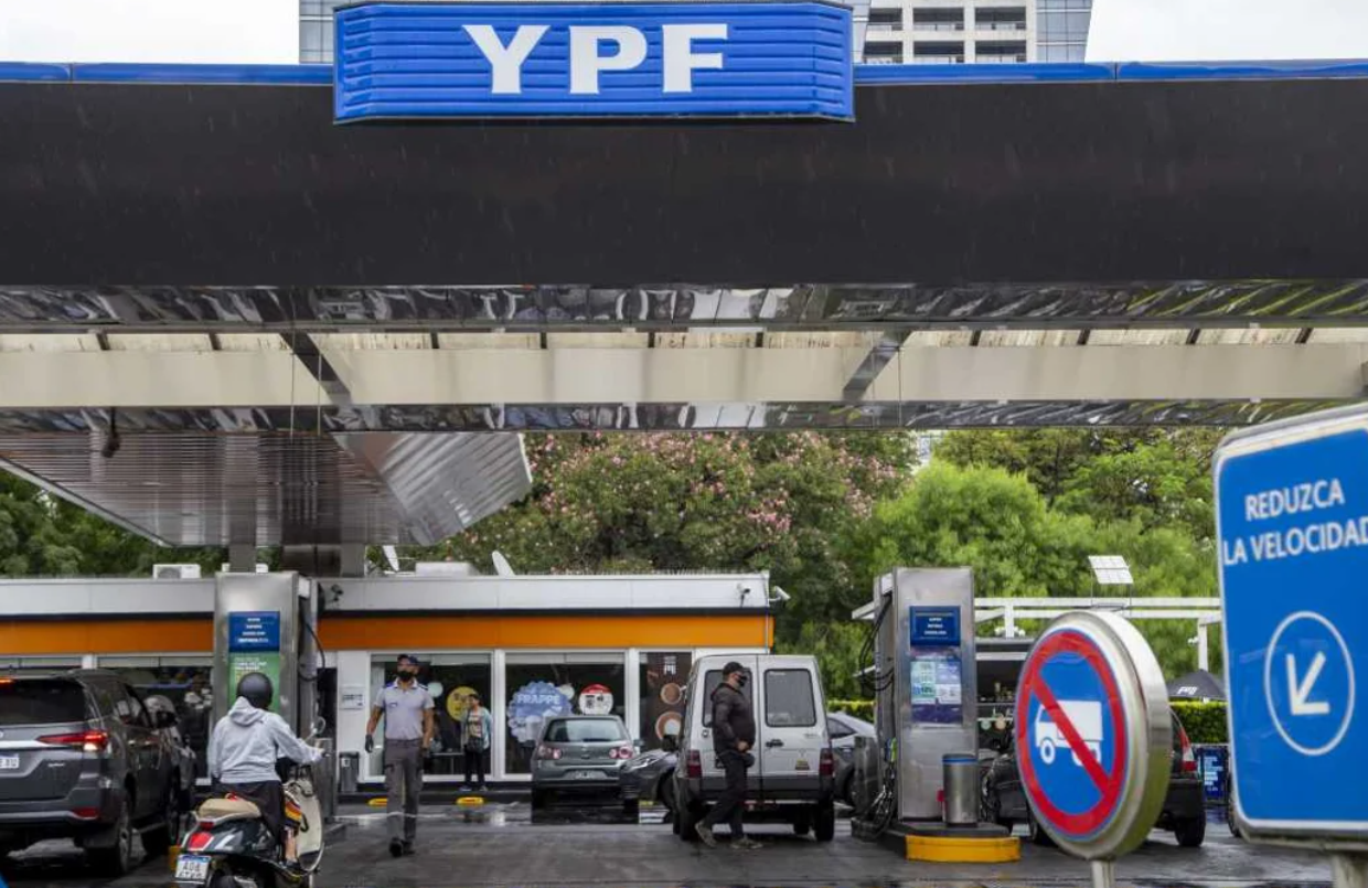 YPF baja las naftas 1% y el gas oil 2% | Economía