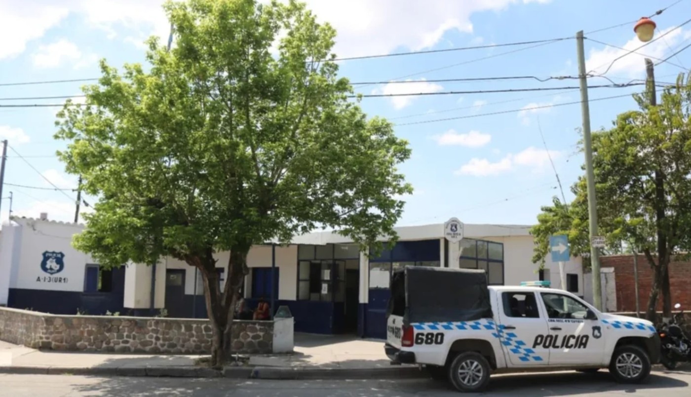 Un hombre fue detenido tras atrincherarse en su casa con su hijo de 5 años | Actualidad
