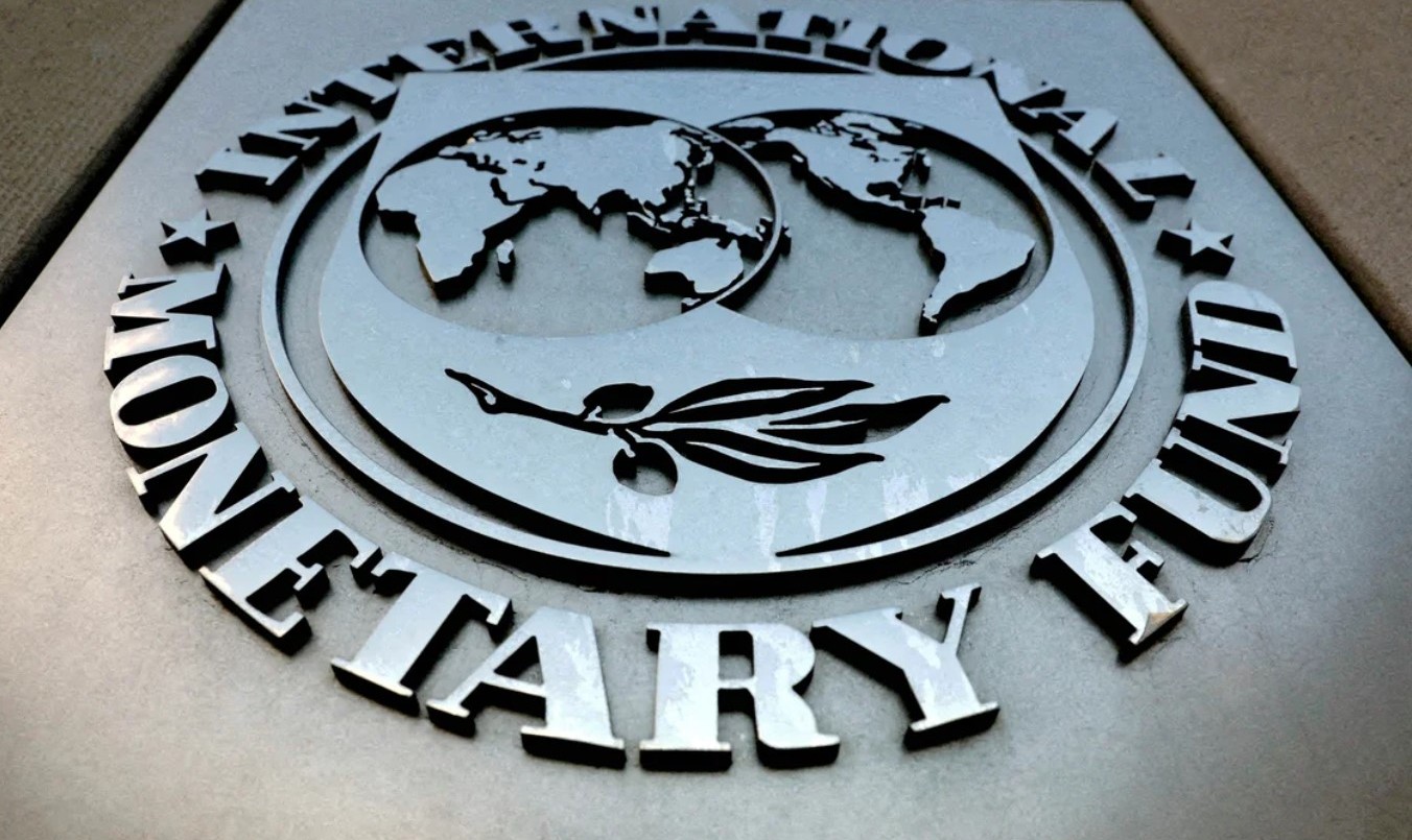 El FMI reduce los sobrecostos de deuda un 36% y beneficia a la Argentina | Economía