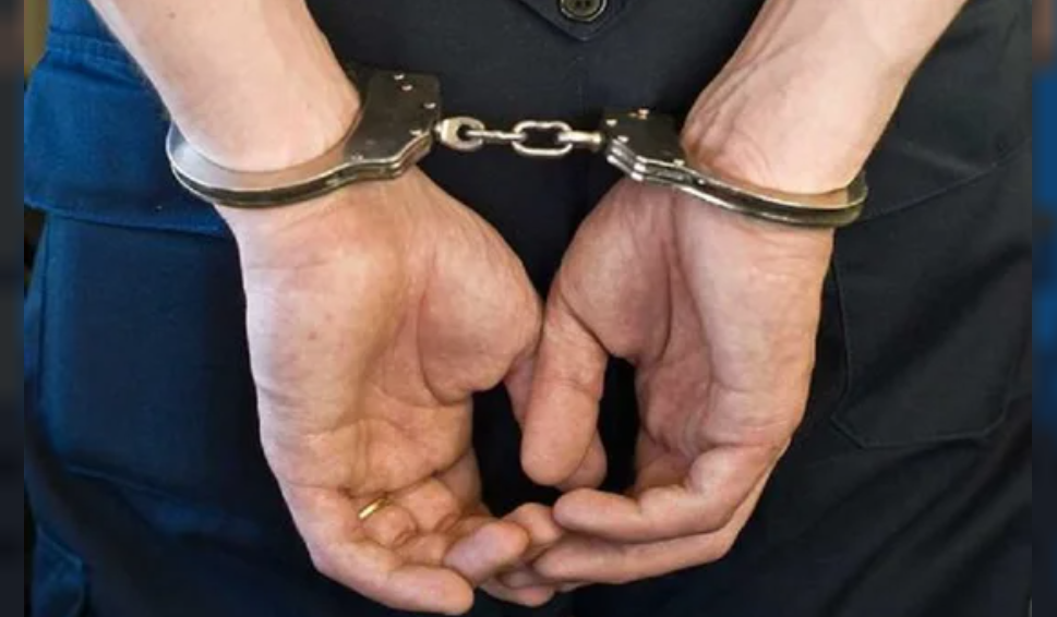 Detuvueron a un policía por tener un auto robado en el garage de su casa | Actualidad