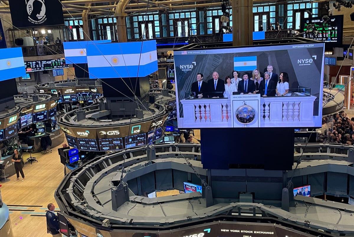 Los mercados la empiezan a "ver" en la Argentina y el riesgo país cayó a su menor nivel en cinco años | Economía
