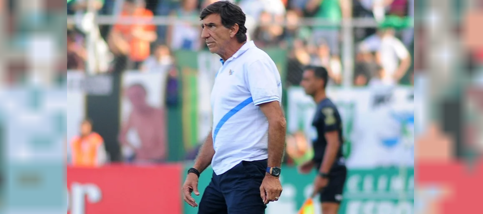 El enojo de Costas tras la derrota de Racing ante Banfield: "Fuimos un desastre" | Deportes