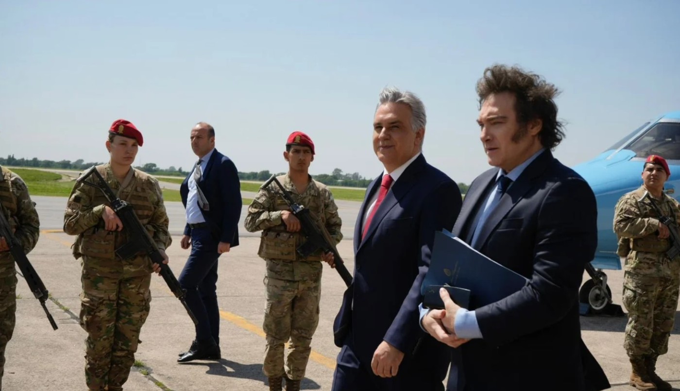 Milei criticó a Raúl Alfonsín: "Lo muestran como el padre de la democracia y fue partidario de un golpe" | Política