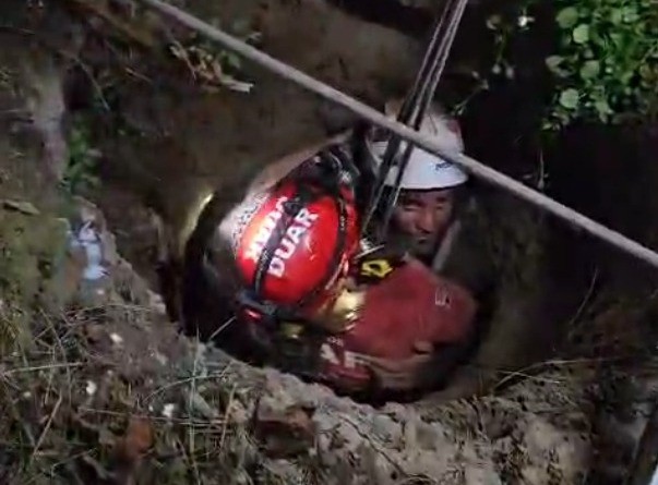 Rescataron a un hombre que cayó a un pozo de 10 metros de profundidad | Actualidad