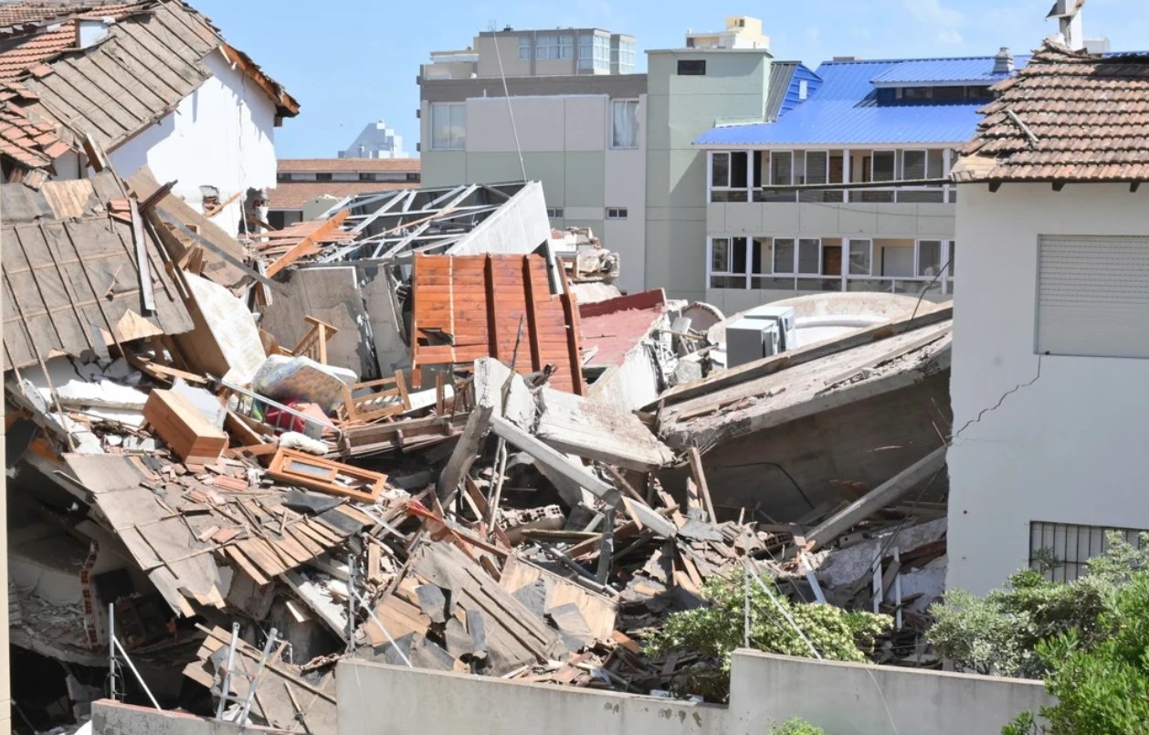 Derrumbe en Gesell: los bomberos "no pierden la esperanza de encontrar con vida" a Dana | Actualidad