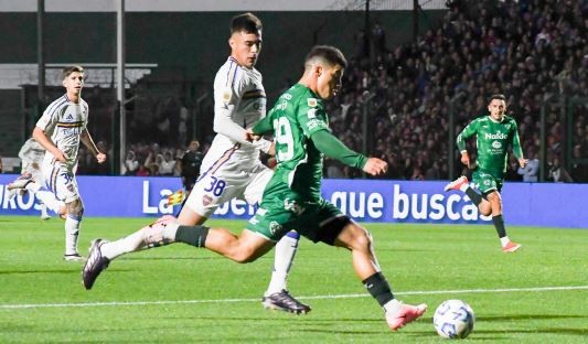 Boca pisó fuerte en Junín y venció a Sarmiento en un polémico encuentro | Deportes