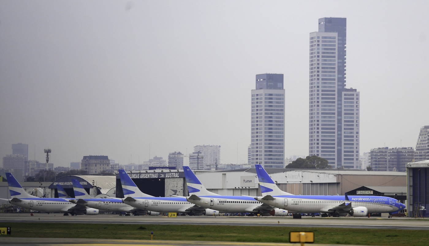 El sindicato de controladores aéreos anunció un cronograma de medidas de fuerza que incluye paros intermitentes | Política