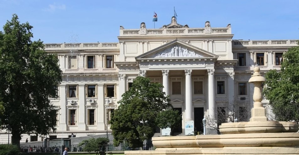 Tragedia en Córdoba: murió una abogada tras desvanecerse y caer por las escaleras en Tribunales | Actualidad