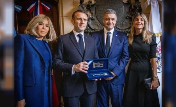 Jorge Macri entregó a Macron la llave de la Ciudad | Política