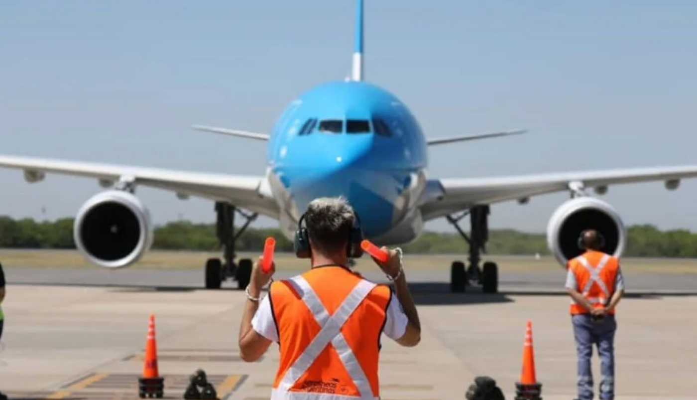 El Estado ya no estará obligado a contratar a Aerolíneas Argentinas con "exclusividad" | Política