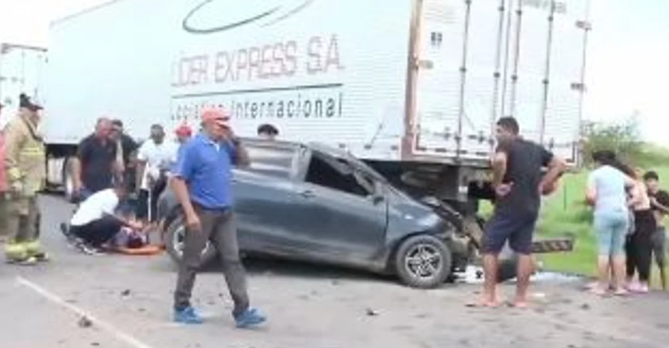 Un auto chocó a otro en el que viajaban hinchas de Racing a Asunción: hay un muerto | Actualidad